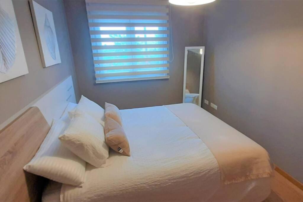Apartamento Playa Foz Con Piscina Y Parking 010 아파트 외부 사진